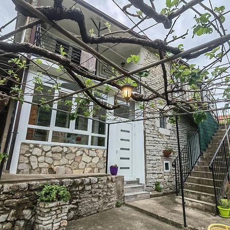 Apartamento Old House Morinj Exterior foto