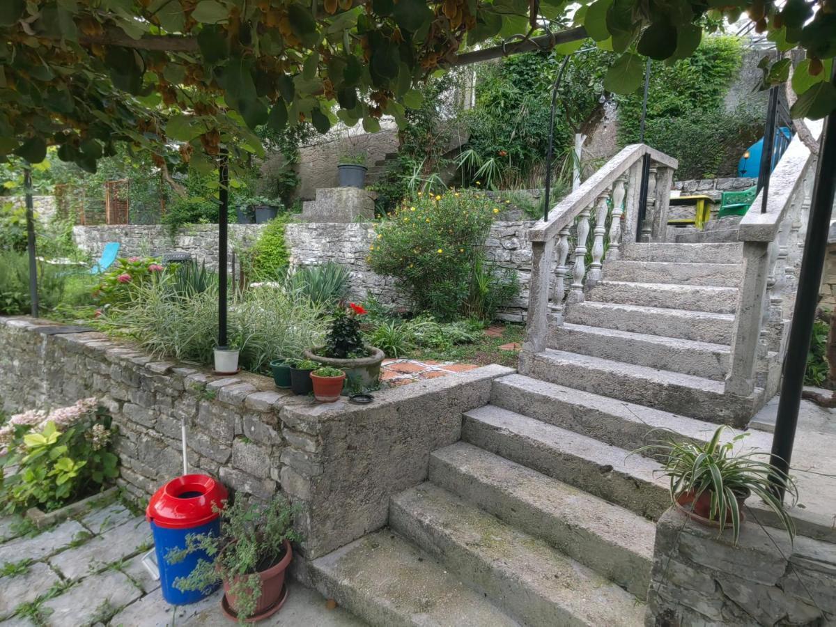Apartamento Old House Morinj Exterior foto