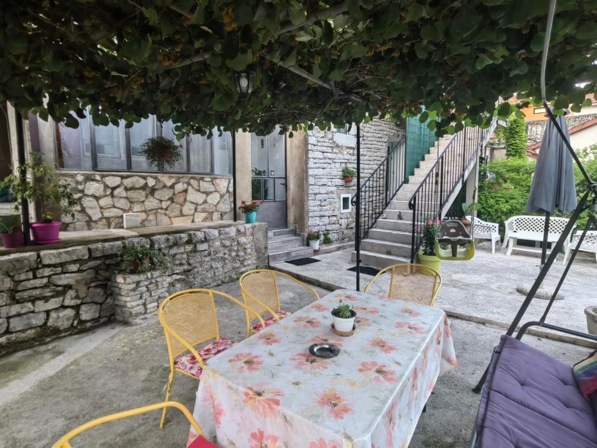 Apartamento Old House Morinj Exterior foto